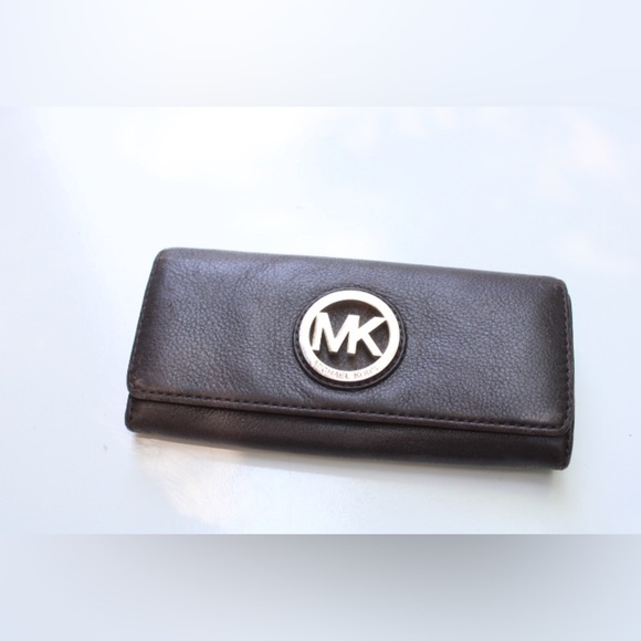 Michael Kors Fulton wallet - Picture 1 of 13